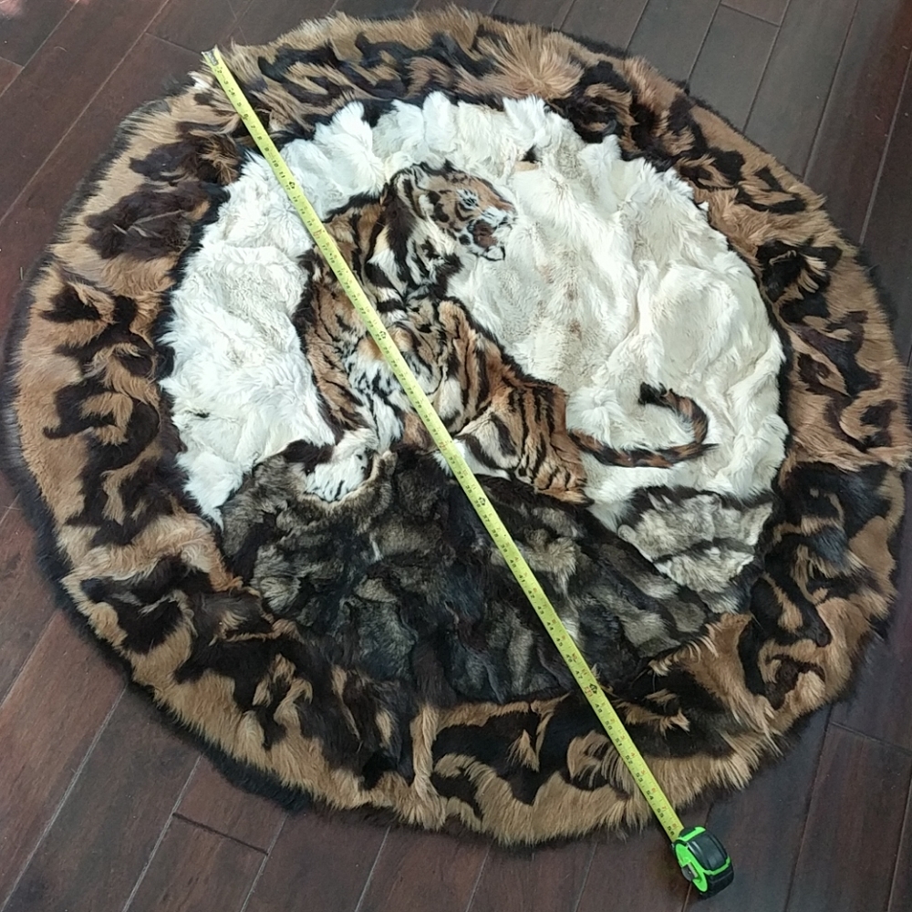 **SOLD** FUR Tiger Rug Wall Decor Black Brown - Picture 8 of 8